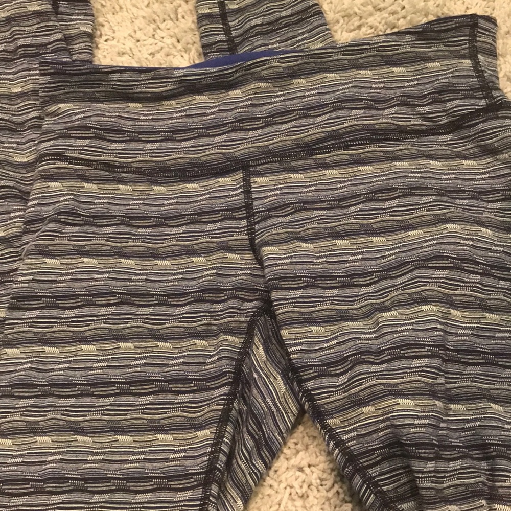 🦄EUC rare lululemon Leggings